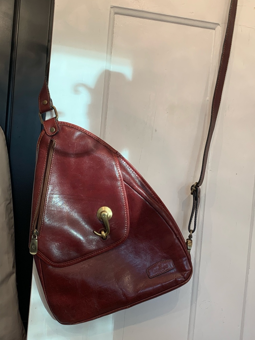 Women's Chocolate Brown Leather Crossbody Sling Bag
